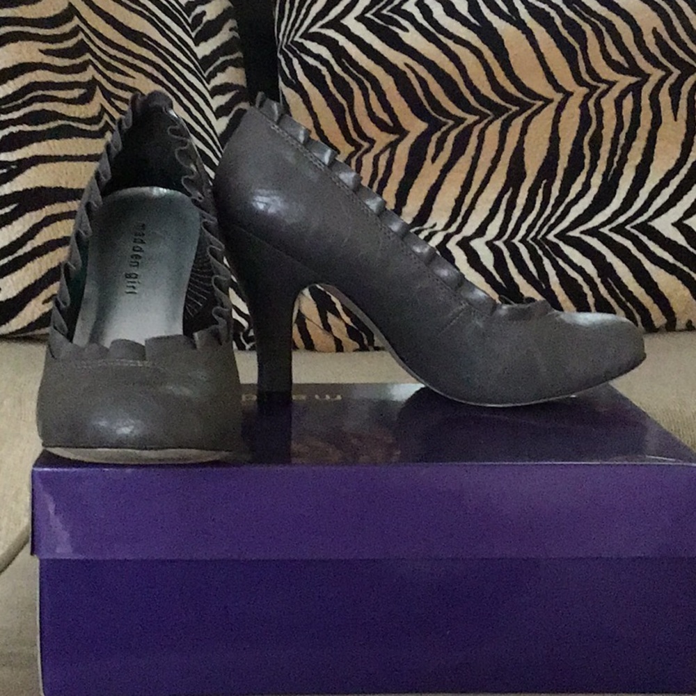 Grey Madden Girl Pumps